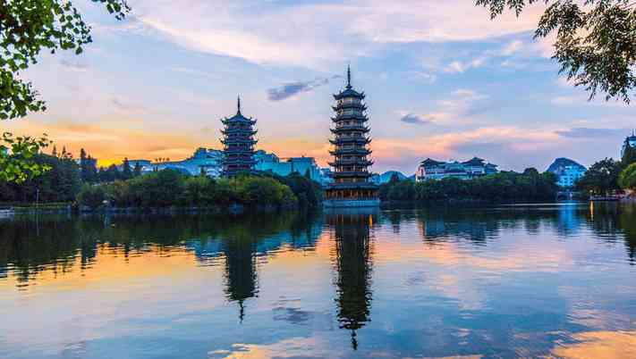 桂林山水甲天下，最有名的景点有哪些？这个夏天快去避暑吧