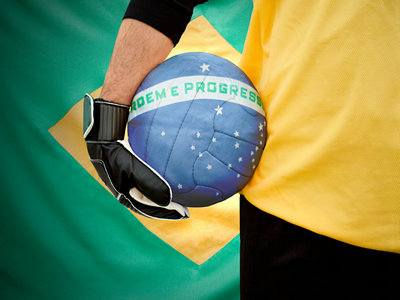 申请巴西旅游签证应提供哪些材料？
