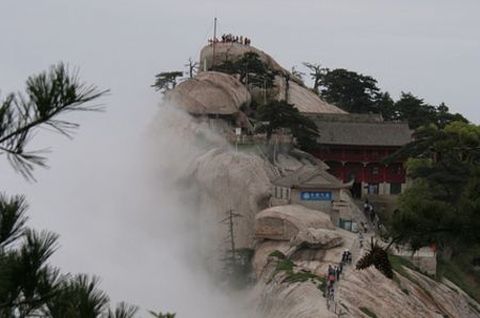 <西安-兵马俑-华清池-华山-乾陵-法门寺-城墙双飞5日游>咸阳机场接送