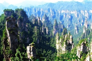 长沙出发到张家界旅游，张家界、袁家界汽车三日游（超级特惠）