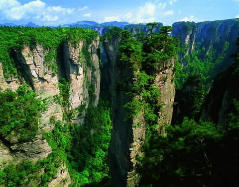 <张家界-天门山-宝峰湖-凤凰5日游>销量冠军劲爆升级，无大交通